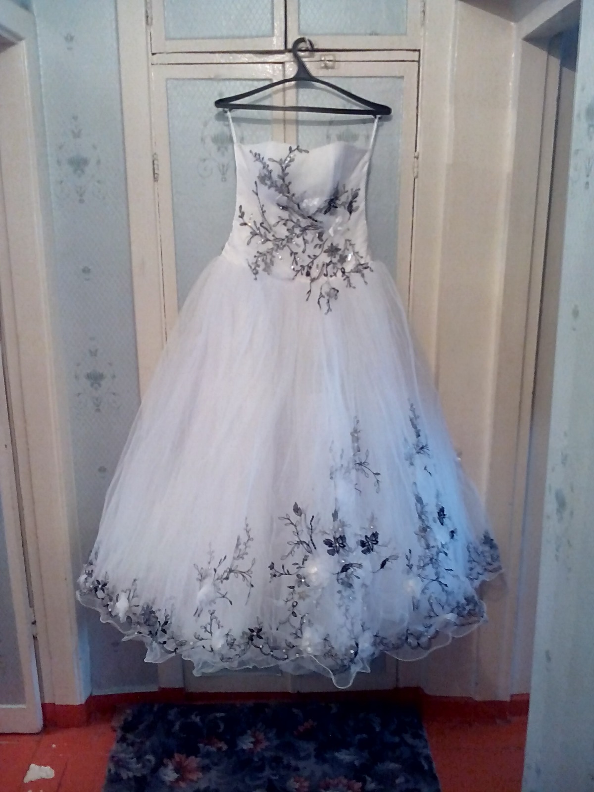 Свадебное платье за 10000 руб